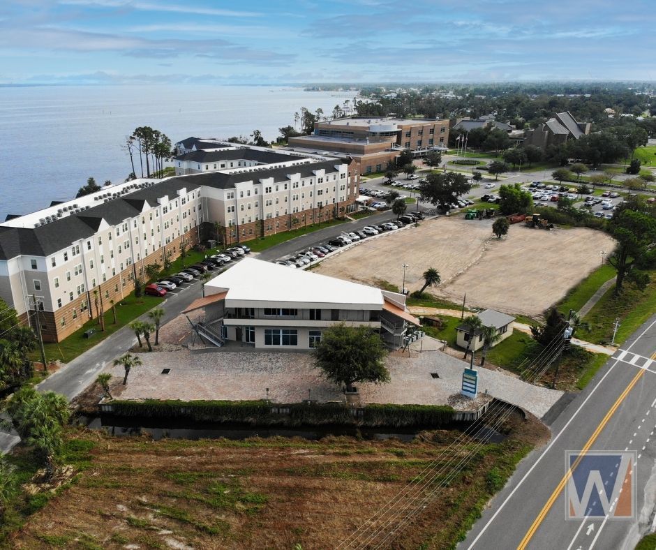 FSU & GCSC Campus Retail/ Office Building -Steps From Seminole Landing : 5102 Collegiate Dr, Panama City, FL 32405